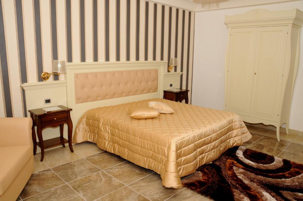 Regina Di Saba - Hotel Villa Per Ricevimenti غروتاميناردا الغرفة الصورة